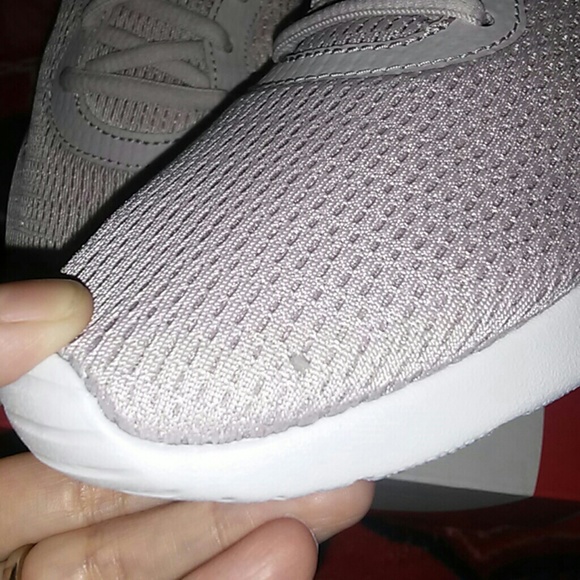 NIB Womens Nike Tanjun - Picture 7 of 8